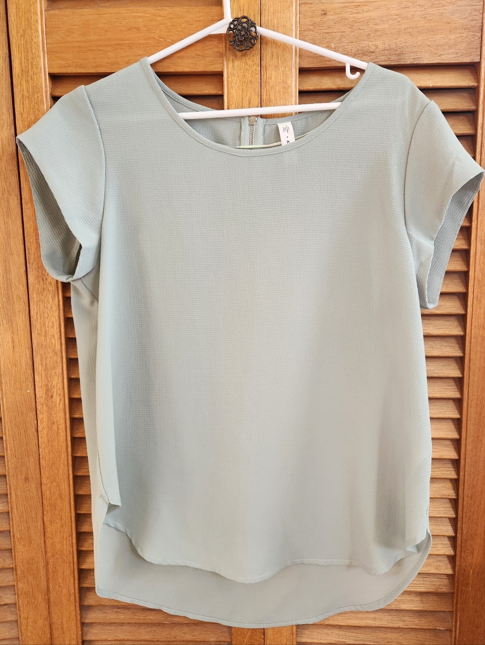 Smart casual top in green by Only